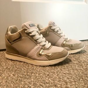 Women’s GUESS Hidden Wedge Sneakers - Size 7